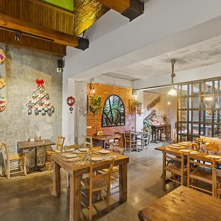 The Iskemleci Готель типу 